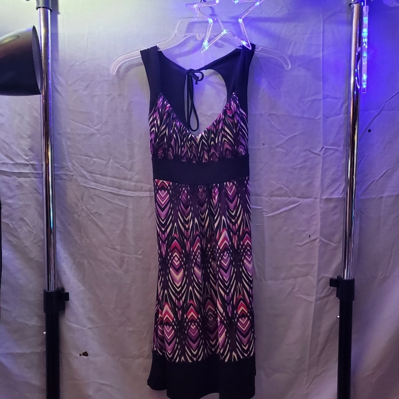 Dress - Picture 2 of 4